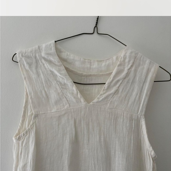 Sleeveless White Top - Picture 2 of 5